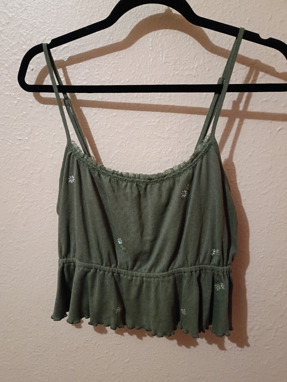 🌞 7 for $12 American Eagle Size Medium Olive Green Spaghetti Strap Crop Top